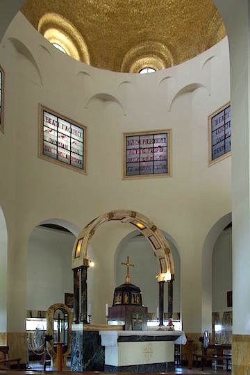 Berg der Seligpreisungen Kirche innen